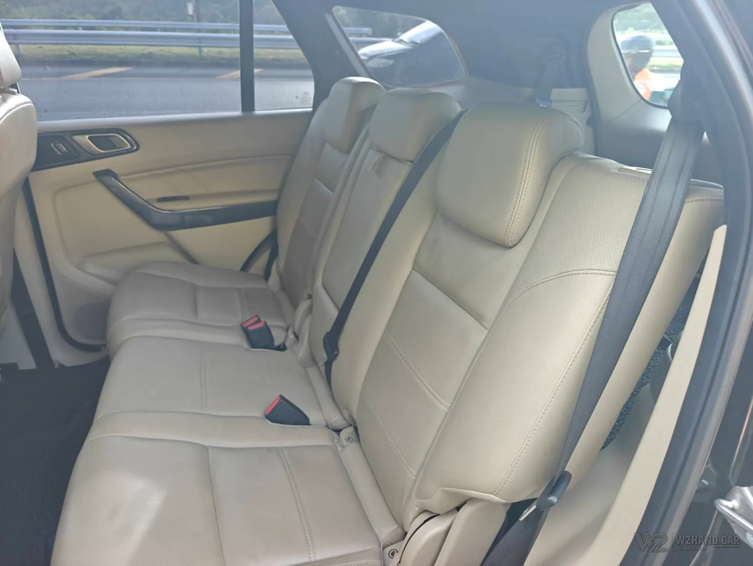 Ford Everest 3.2 Titanium+ 4WD รูปที่ 8