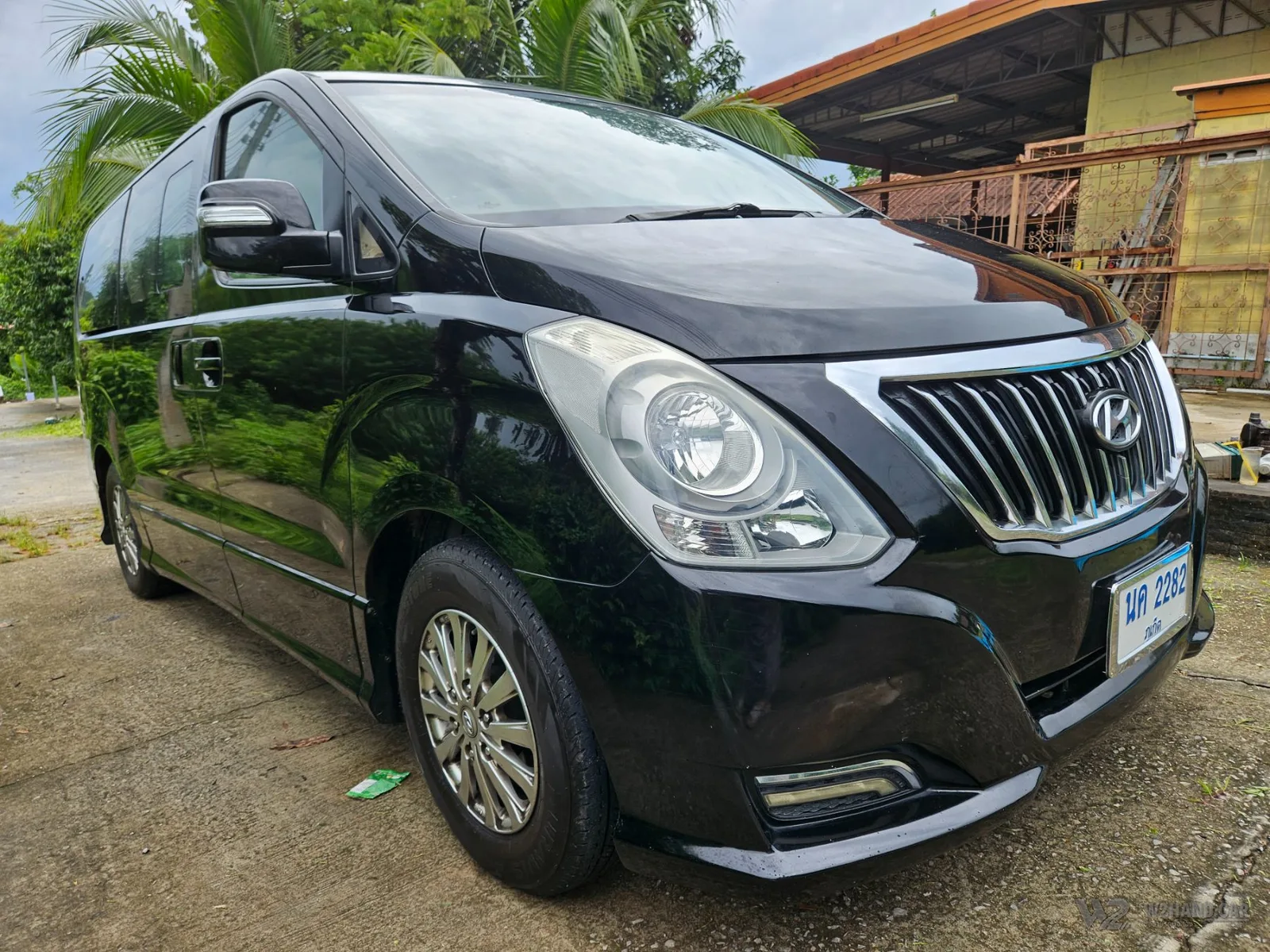 Hyundai H-1